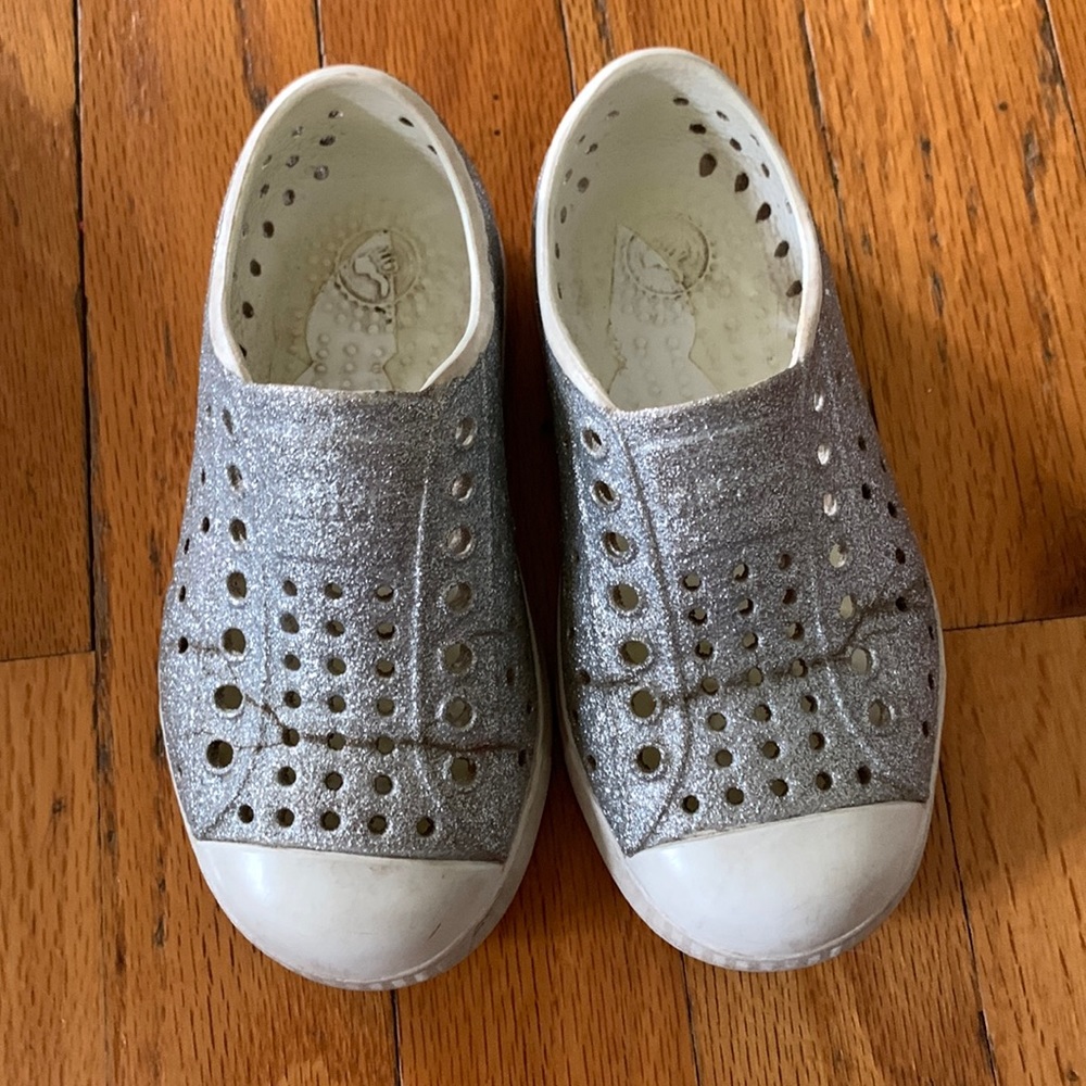 Natives toddler girl silver  sparkle size C9